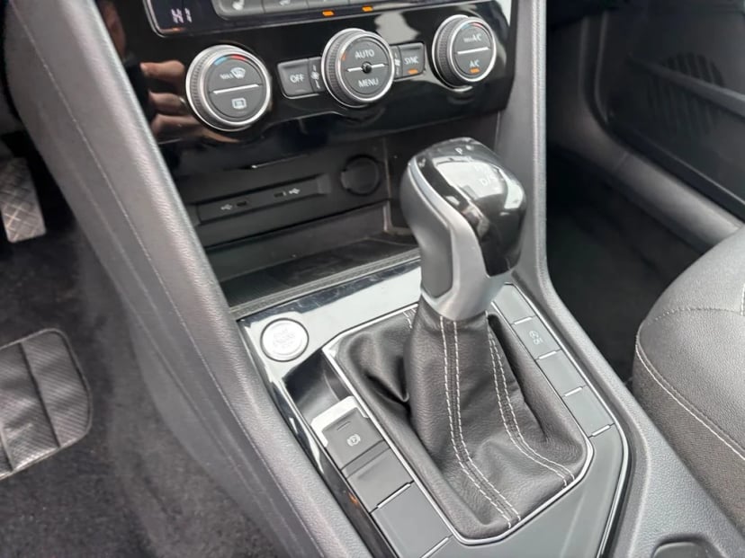2024 Volkswagen Taos - Image 19