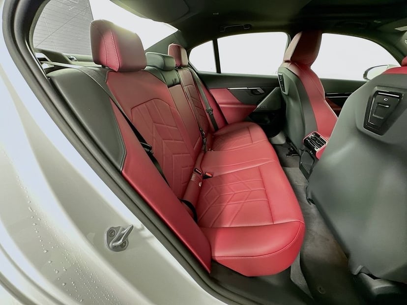 2025 BMW 5 Series - Image 28