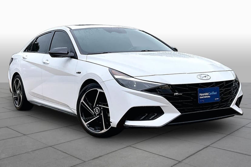 2022 Hyundai Elantra - Image 3
