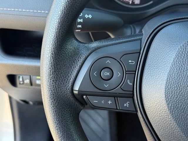 2025 Toyota RAV4 - Image 15