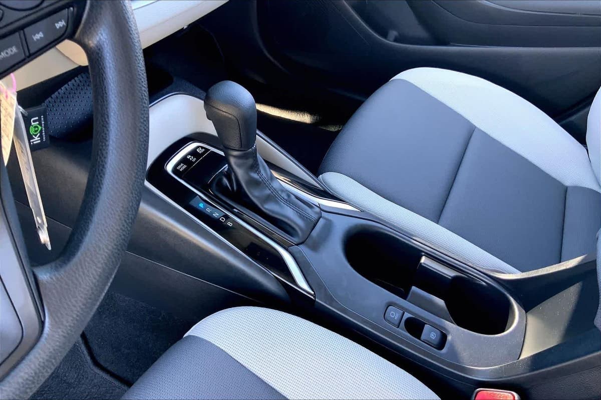 2025 Toyota Corolla - Image 15