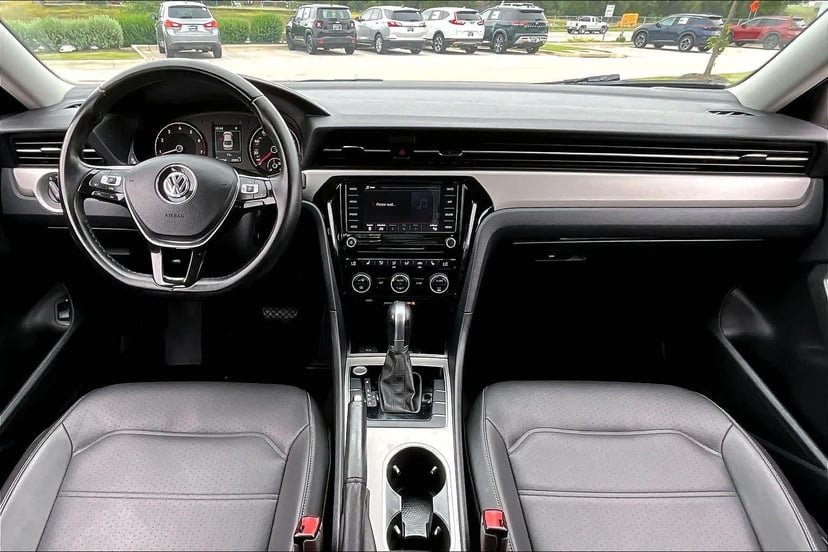 2020 Volkswagen Passat - Image 14