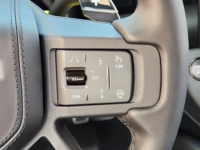 2026 Land Rover Defender 110 - Image 28