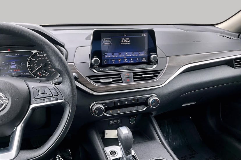 2025 Nissan Altima - Image 7