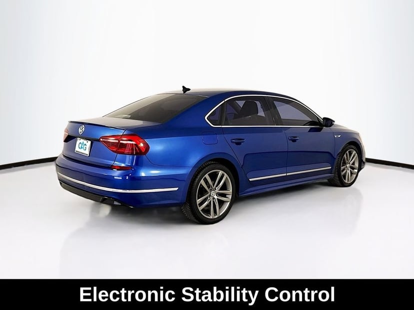 2017 Volkswagen Passat - Image 7