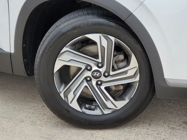 2023 Hyundai Santa Fe - Image 2
