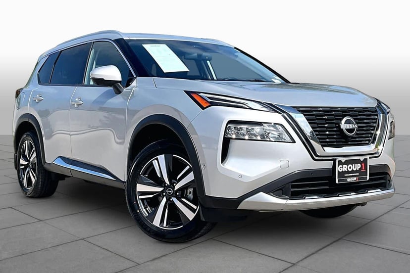 2023 Nissan Rogue - Image 3