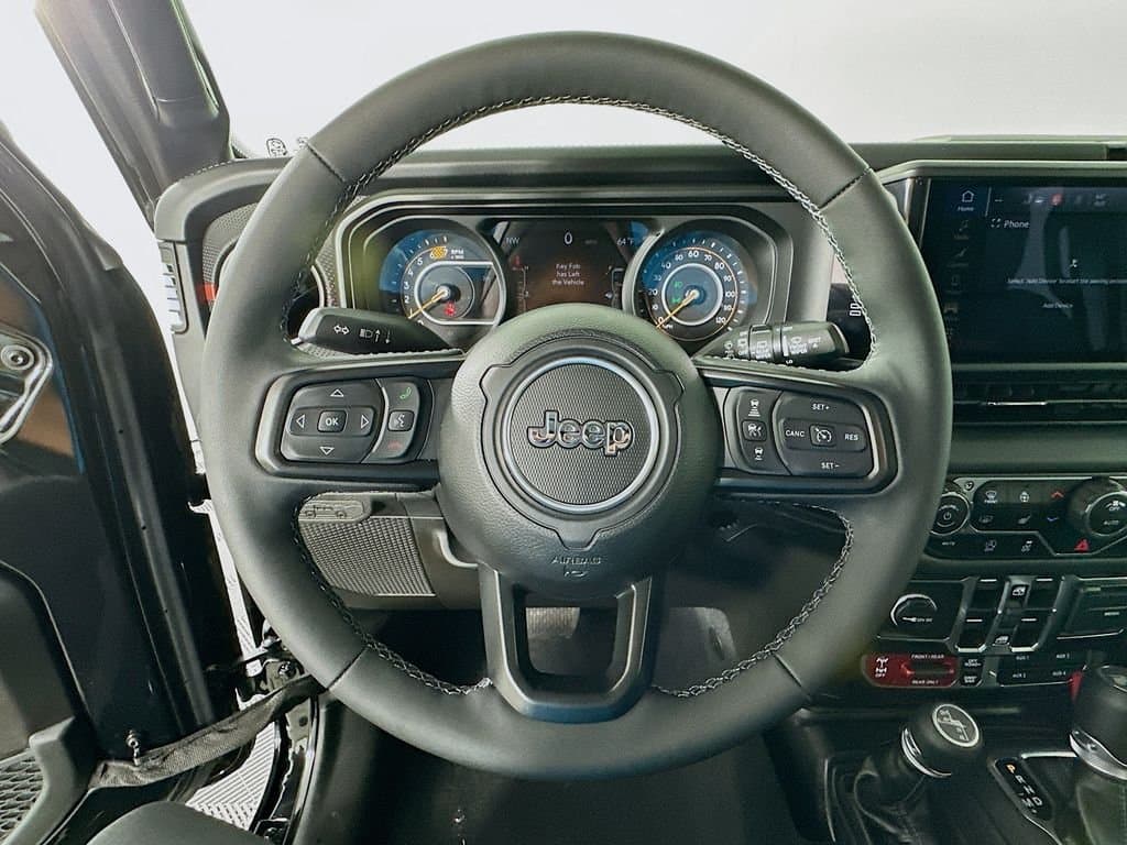 2025 Jeep Wrangler - Image 11
