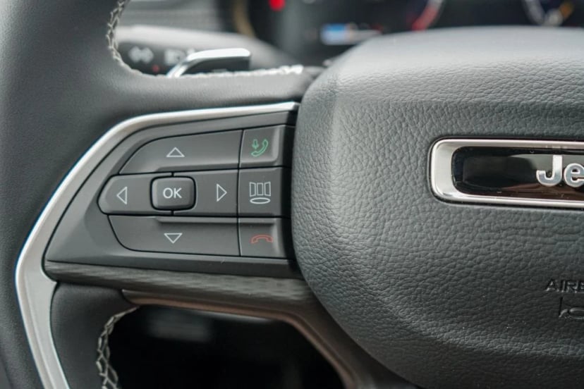 2025 Jeep Grand Cherokee - Image 21