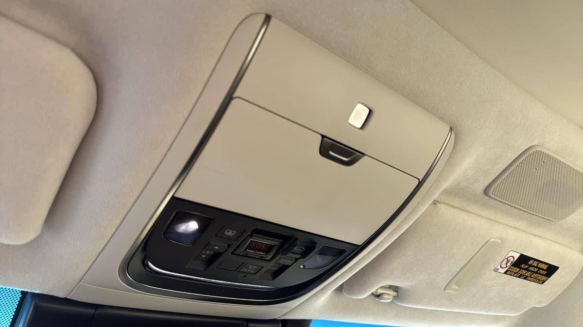 2018 Lexus LS - Image 23