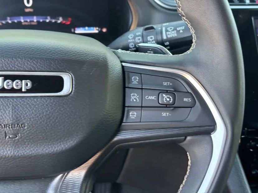 2024 Jeep Grand Cherokee - Image 10