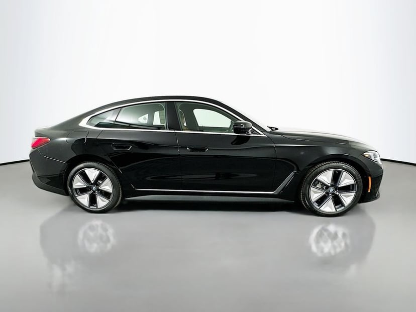 2026 BMW i4 - Image 3