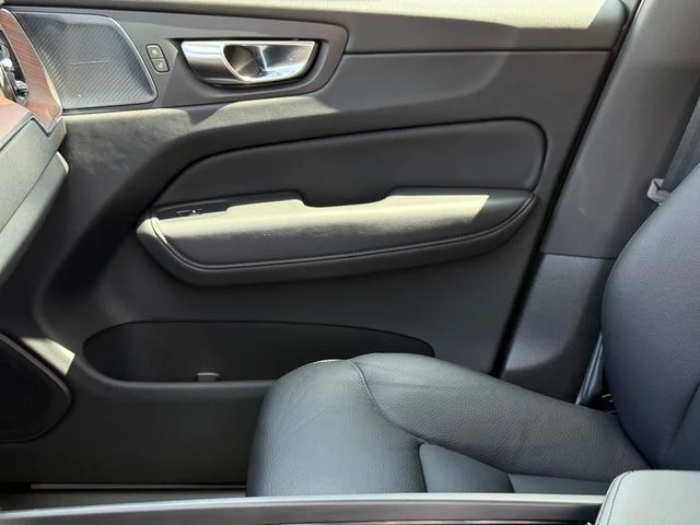 2024 Volvo XC60 - Image 10