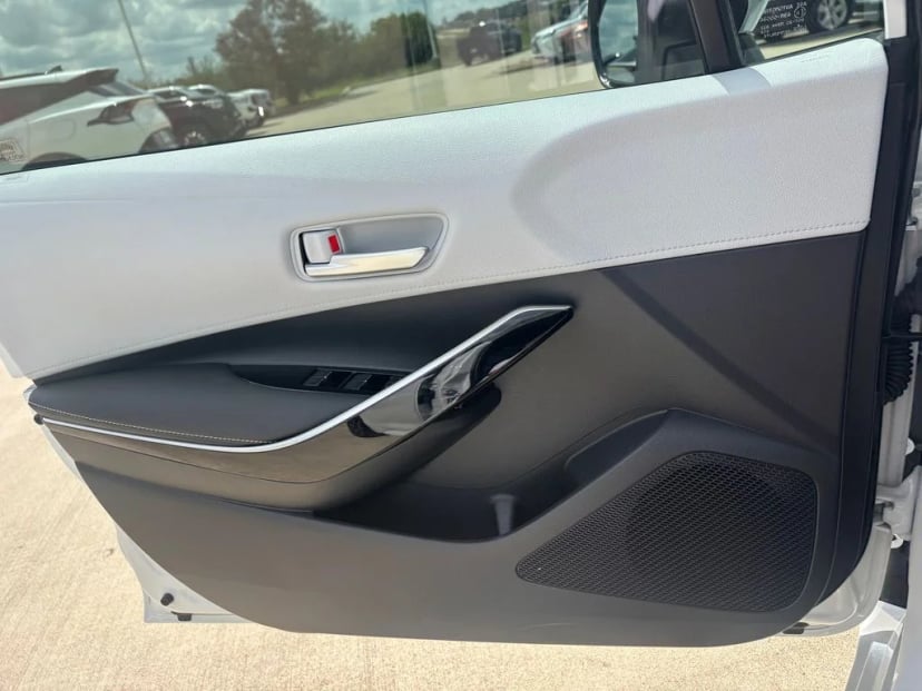 2021 Toyota Corolla Hatchback - Image 26