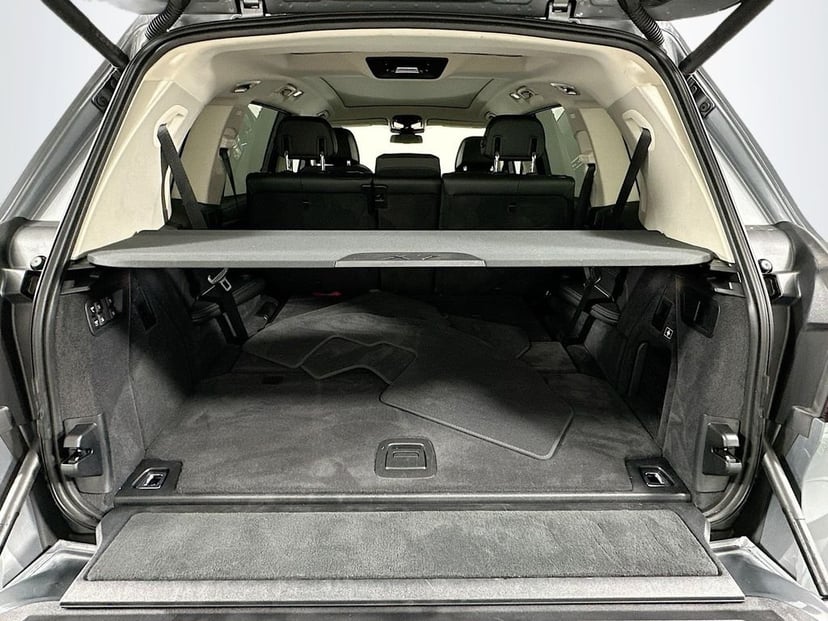 2024 BMW X7 - Image 27
