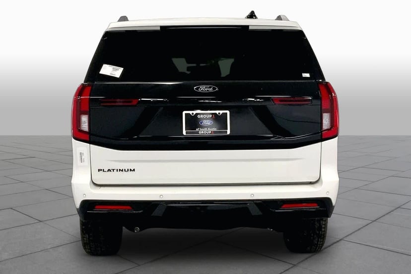 2026 Ford Expedition - Image 4