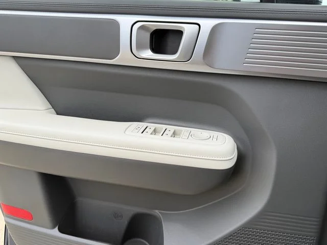 2025 Hyundai Santa Fe - Image 23