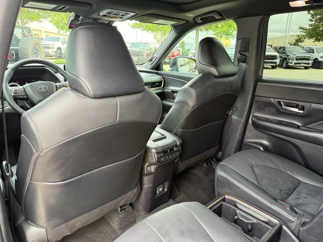 2025 Toyota Grand Highlander Hybrid - Image 25