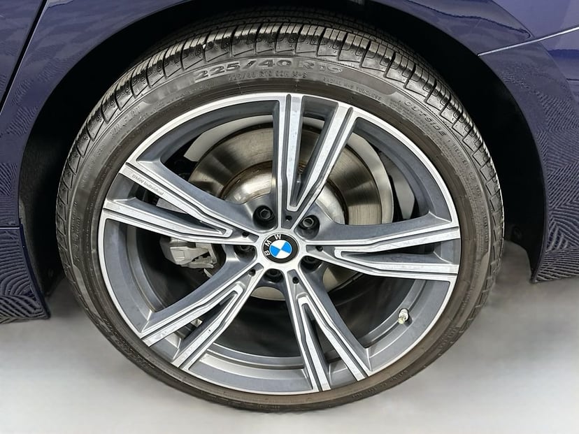2023 BMW 3 Series - Image 32