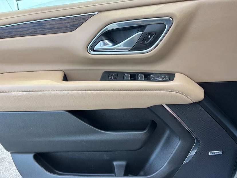 2023 Chevrolet Suburban - Image 21