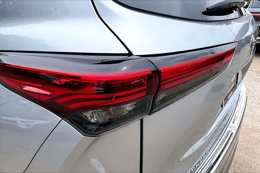 2021 Toyota Highlander - Image 28