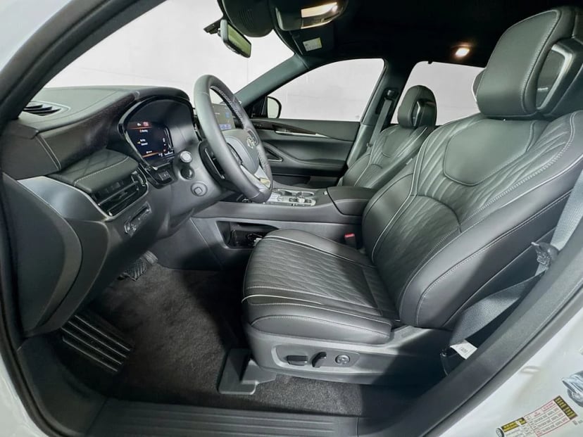 2027 INFINITI QX60 - Image 24