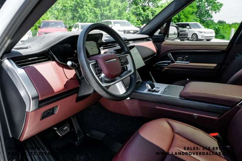 2026 Land Rover Range Rover - Image 2