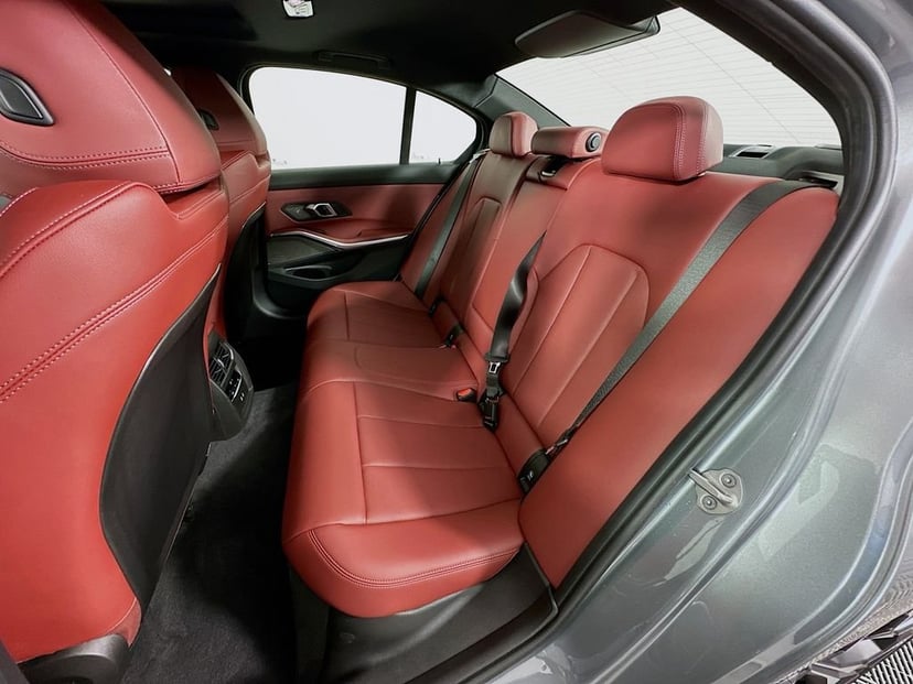 2025 BMW 3 Series - Image 25