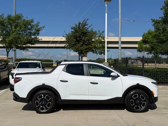 2022 Hyundai Santa Cruz - Image 2