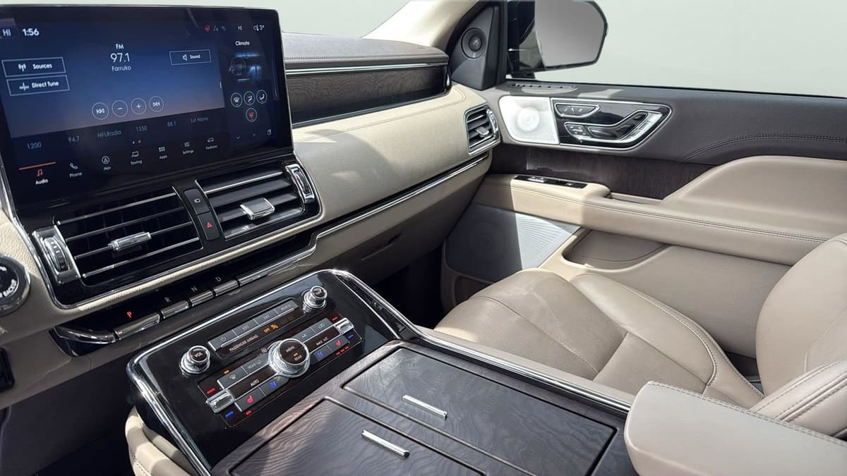 2022 Lincoln Navigator - Image 20