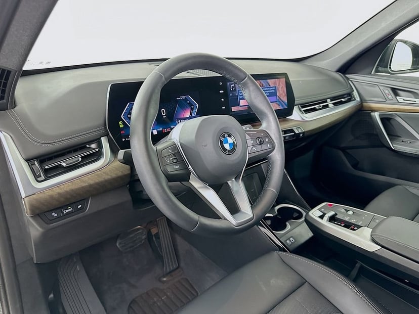 2025 BMW X1 - Image 9