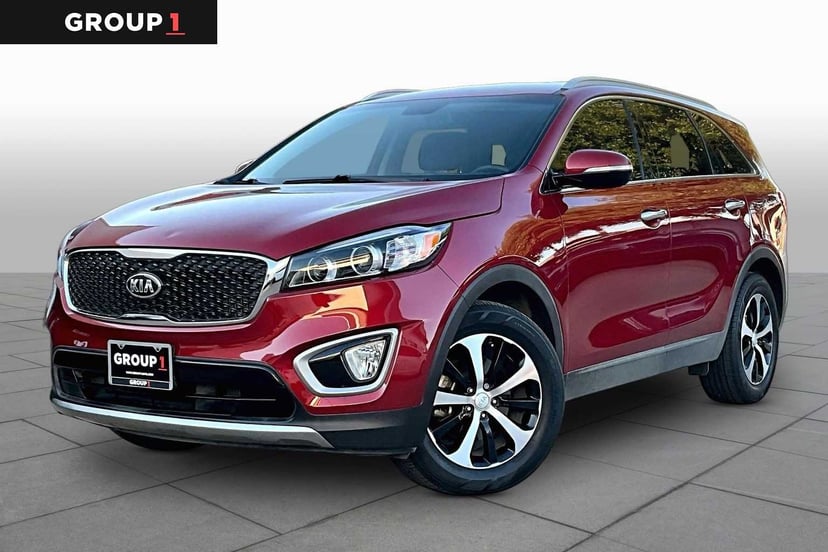 2017 Kia Sorento - Image 1