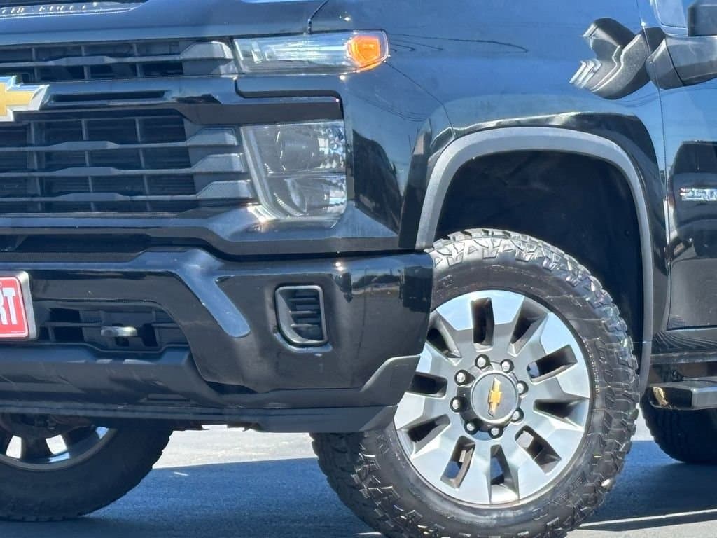 2024 Chevrolet Silverado 2500HD - Image 2