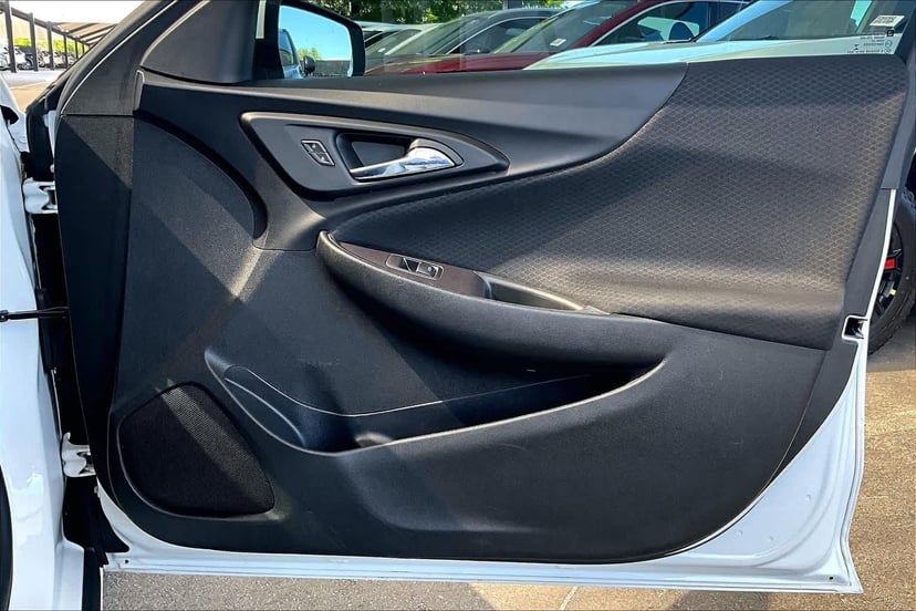 2021 Chevrolet Malibu - Image 22