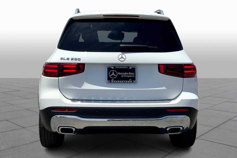2025 Mercedes-Benz GLB 250 - Image 5