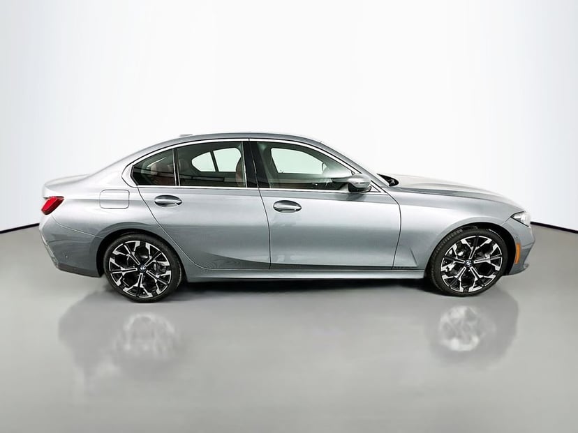 2025 BMW 3 Series - Image 4
