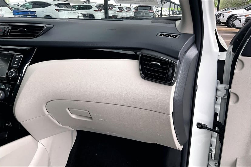 2022 Nissan Rogue Sport - Image 19