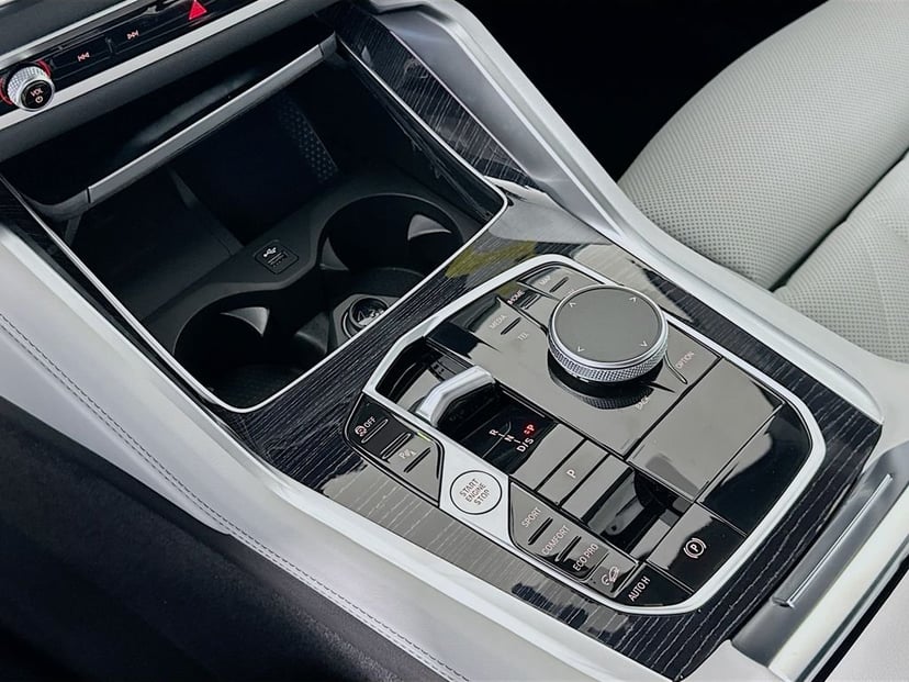 2027 BMW X6 - Image 15