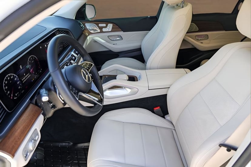 2025 Mercedes-Benz GLE - Image 8