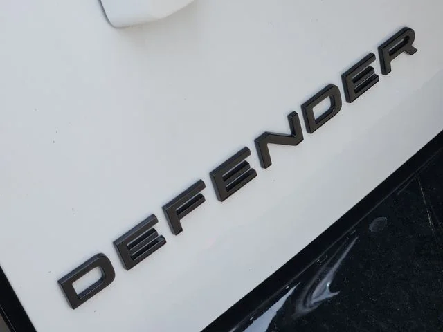 2026 Land Rover Defender 130 - Image 12