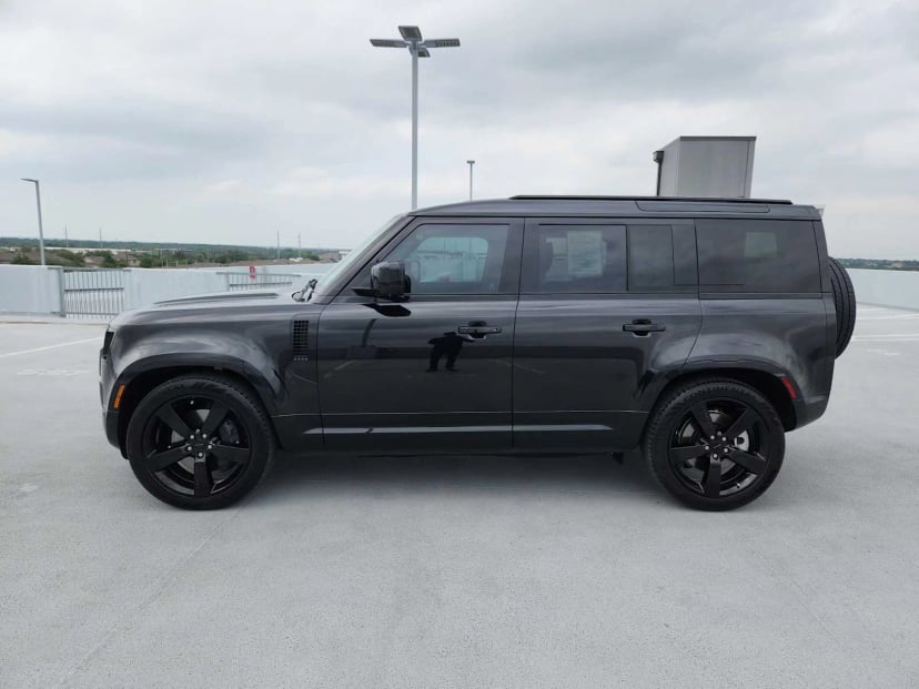 2026 Land Rover Defender - Image 4