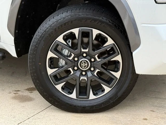 2023 Toyota Tundra Hybrid - Image 2