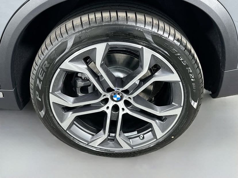 2026 BMW X5 - Image 23