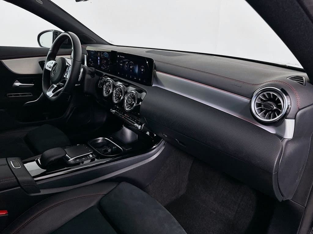 2023 Mercedes-Benz CLA - Image 29