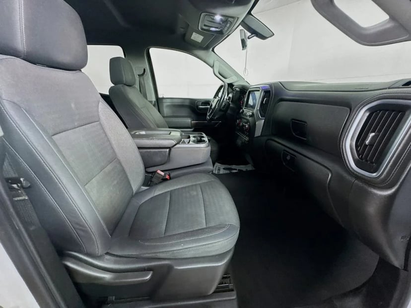 2019 Chevrolet Silverado 1500 - Image 32