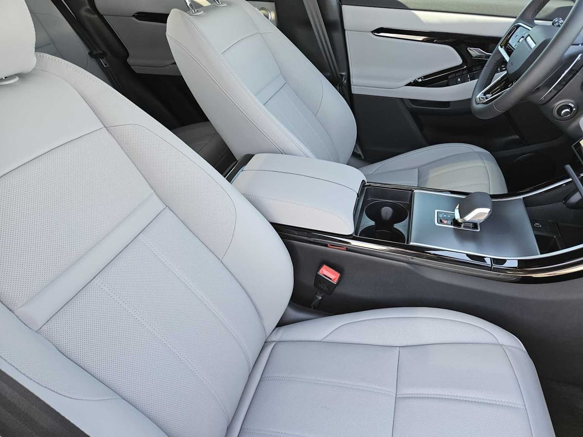 2026 LAND ROVER Range Rover Evoque - Image 12