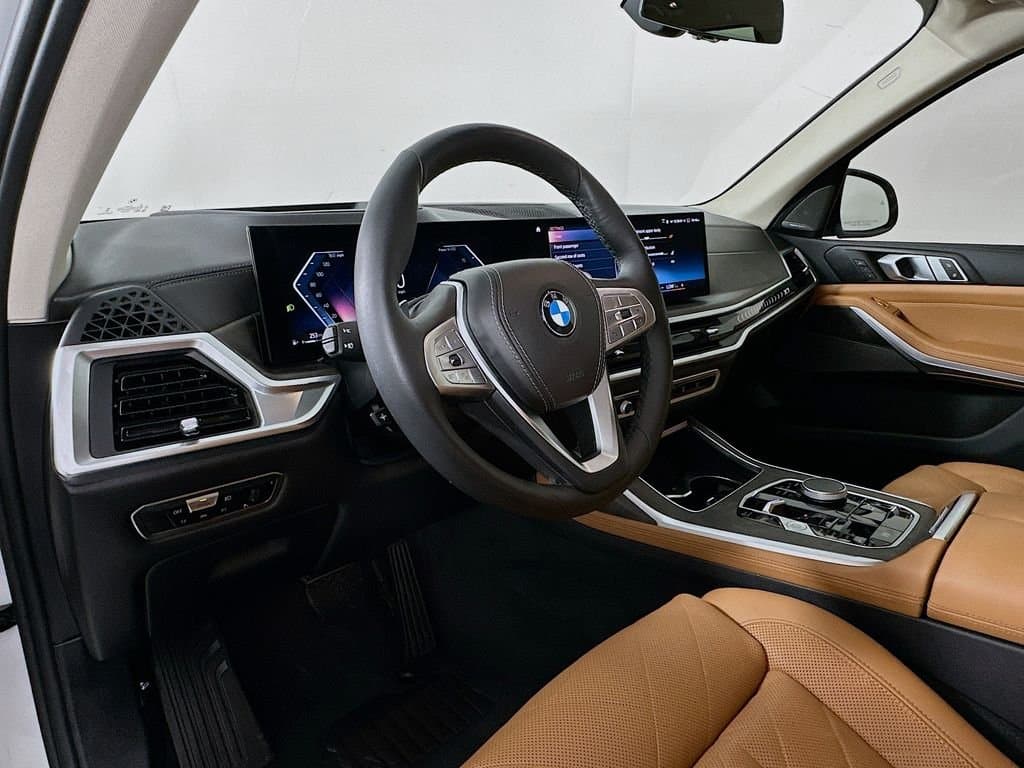 2023 BMW X7 - Image 18