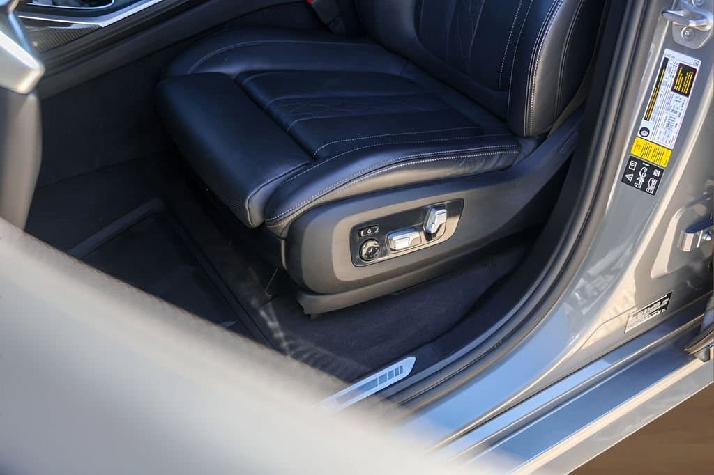 2023 BMW X7 - Image 8