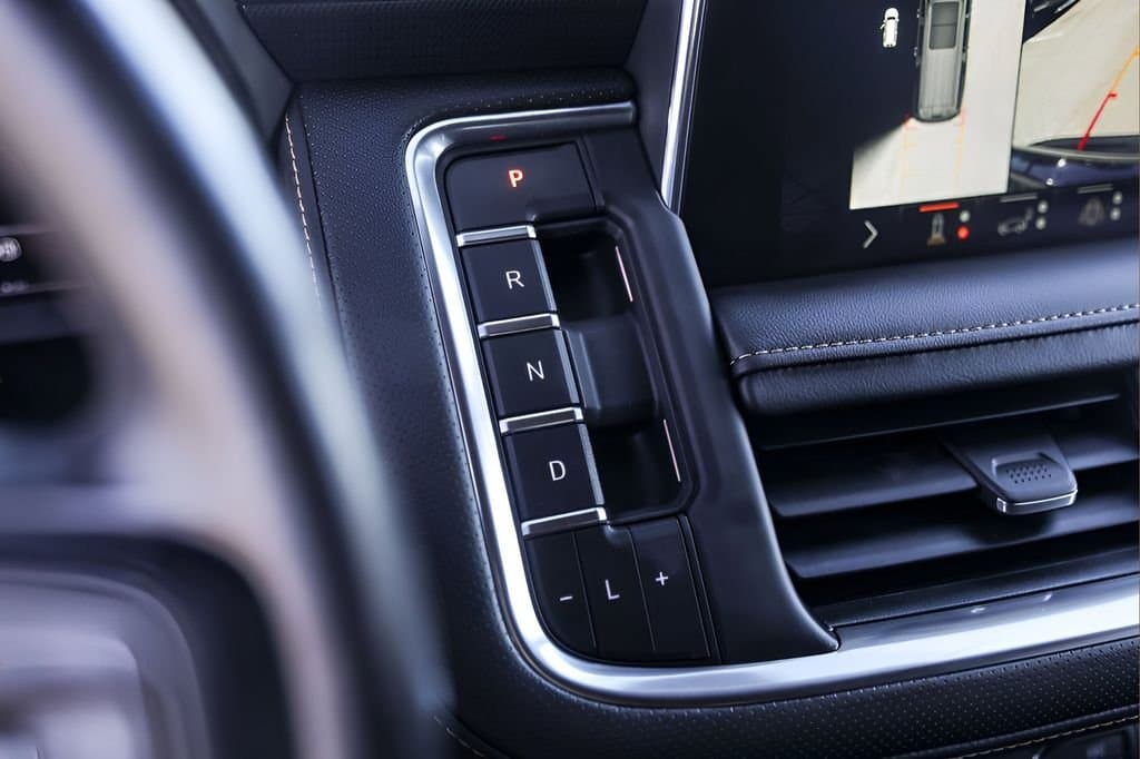 2022 GMC Yukon - Image 18