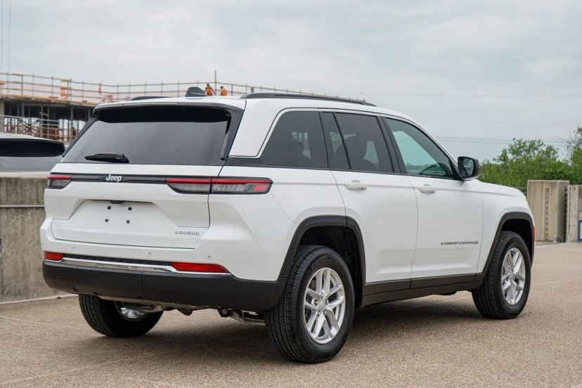 2025 Jeep Grand Cherokee - Image 10
